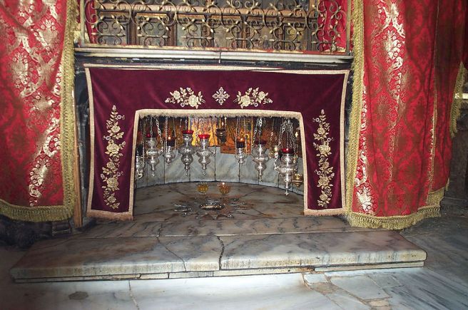 Altar of the Nativity-Rossnixon (English Wikipedia author)