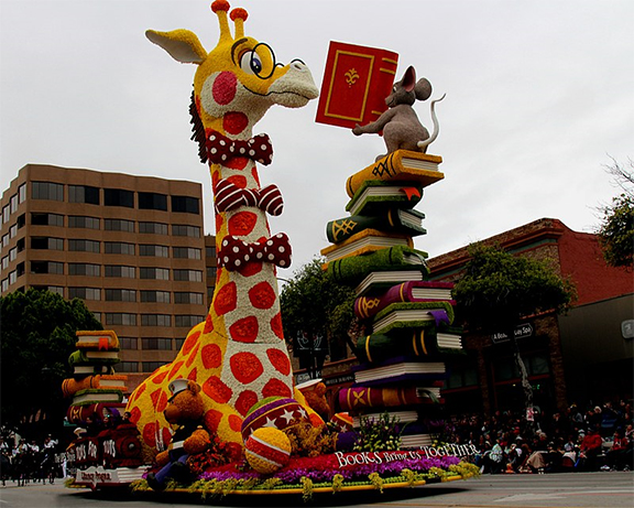 GiraffeMouseReadingRoseParade2017