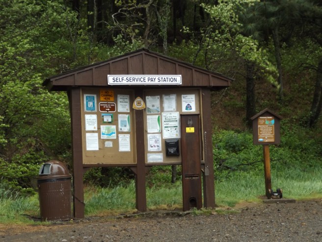Dog-Mountain-Trailhead-kiosk