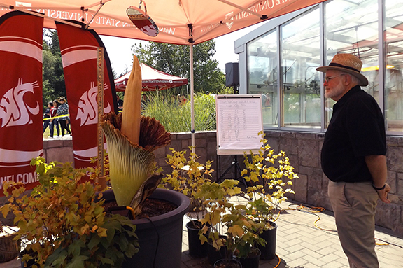 Steve-Sylvester-admiring-Titan-VanCoug