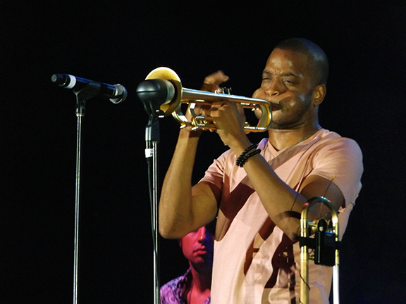 Trombone-Shorty