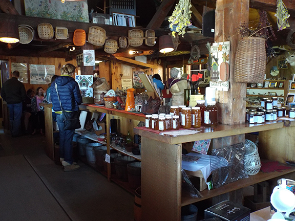 Gould's-Sugar-House-Restaurant7