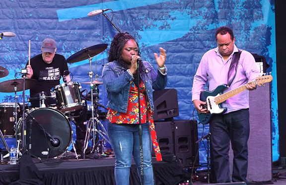 Shemekia-Copeland-concert-Waterfront-Blues-Festival3