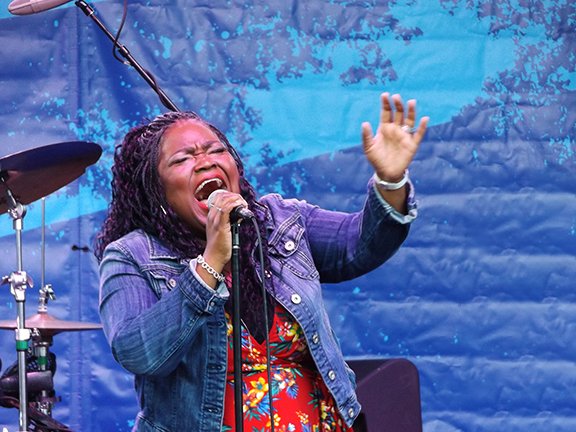 Shemekia-Copeland-concert-Waterfront-Blues-Festival5