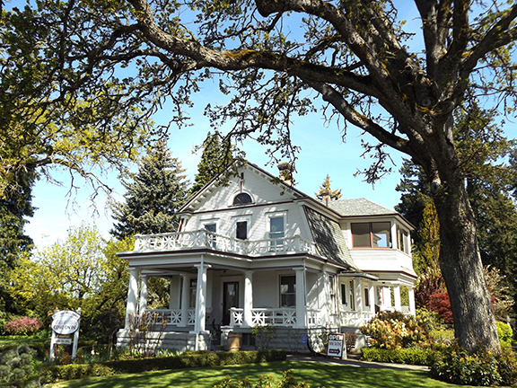 The-Gorge-White-House-Fruit-Loop