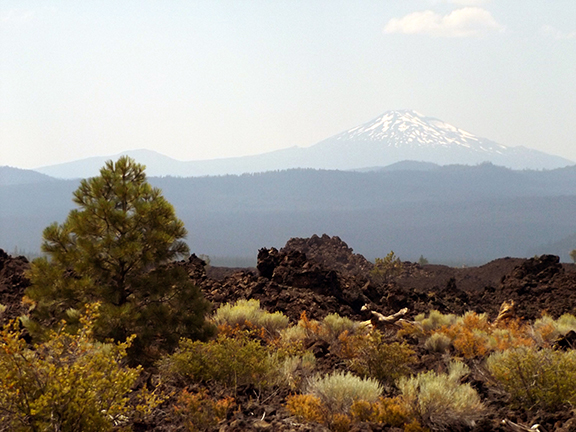Trail-of-the-Moulten-Land-Newberry-National-Volcanic-Monument6