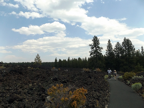 Trail-of-the-Moulten-Land-Newberry-National-Volcanic-Monument7