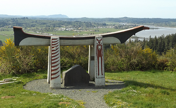 canoe-at-Astoria-Column