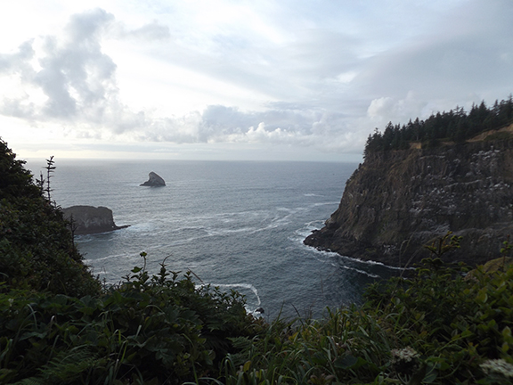 Cape-Meares-Lighthouse-and-Scenic-Viewpoint4