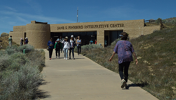 Jane-Pinheiro-Interpretive-Center-Joshua-tree-Antelope-Valley-Poppy-Reserve