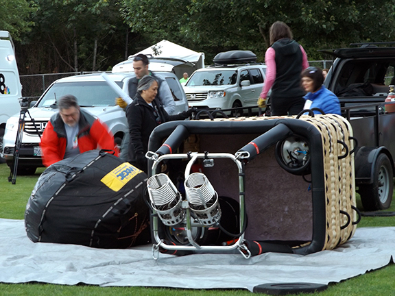 Tigard-Festival-of-Balloons-inflation
