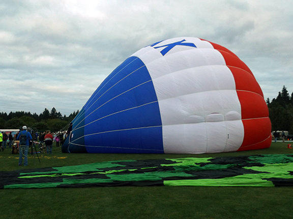 Tigard-Festival-of-Balloons-inflation5