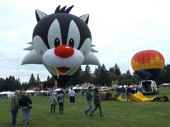 Tigard-Festival-of-Balloons-tether-rides