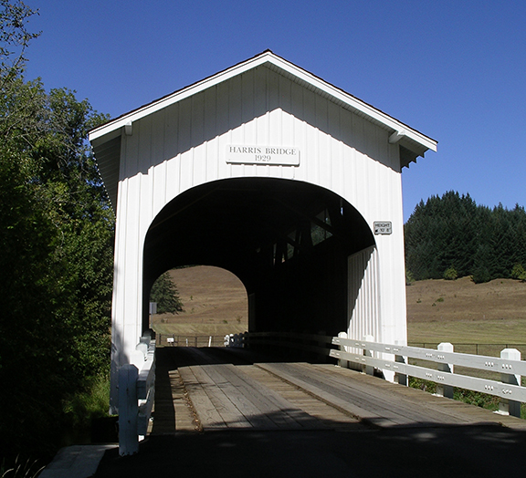 Harris-Covered-Bridge-near-Wren-Oregon