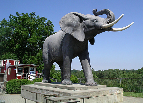 Jumbo-Monument-Saint-Thomas-Ontario
