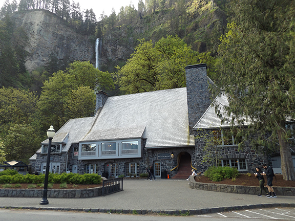 Multnomah-Falls-Lodge