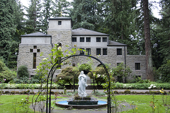 upper-garden-chapel-The-Grotto-Portland